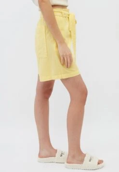 Marc O'Polo PAPERBAG STYLE, WIDE LEG - Shorts - Lemon Sorbet 9 Marc O'Polo PAPERBAG STYLE, WIDE LEG - Shorts - Lemon Sorbet -Mode Familie c56cf2adf97f40caba5fe1dc27d0ae81