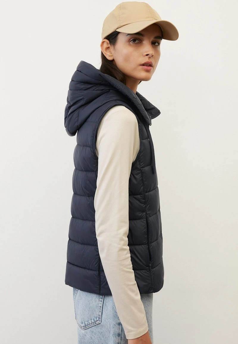 Marc O'Polo RECYCLED, FIXED, ZIP POCKETS, DRAWSTRING - Weste - Deep Blue Sea 5 Marc O'Polo RECYCLED, FIXED, ZIP POCKETS, DRAWSTRING - Weste - Deep Blue Sea – Bild 5