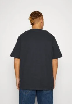 Marc O'Polo SHORT SLEEVE LOGO PRINT BIG SIZE - T-Shirt Basic - Dark Navy -Mode Familie c9a664081ab34546be95988c8f0ffc61