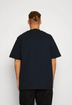 Marc O'Polo SHORT SLEEVE CREW NECK BIG SIZE - T-Shirt Print - Dark Navy 8 Marc O'Polo SHORT SLEEVE CREW NECK BIG SIZE - T-Shirt Print - Dark Navy -Mode Familie c9e3c848f9d345df874d40e3a657269b
