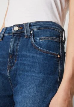 Marc O'Polo DENIM TROUSER BOYFRIEND TAPERED LEG - Jeans Tapered Fit - Multi/fresh Dark Blue 9 Marc O'Polo DENIM TROUSER BOYFRIEND TAPERED LEG - Jeans Tapered Fit - Multi/fresh Dark Blue -Mode Familie d14e7c352aa643f590e0689458c1c343