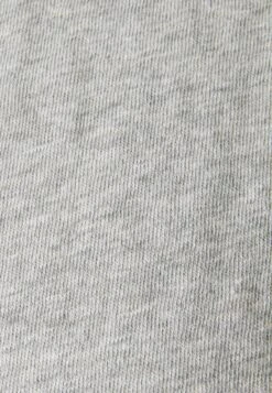 Marc O'Polo DENIM SHORT SLEEVE V NECK - T-Shirt Basic - Grey Melange 8 Marc O'Polo DENIM SHORT SLEEVE V NECK - T-Shirt Basic - Grey Melange -Mode Familie d2a3b86208ca44a3ad0b3d0a20c0545d