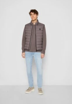 Marc O'Polo REGULAR FIT STAND UP COLLAR - Weste - Moonless Sky -Mode Familie d4536e3236e34865b067b3030c59818f