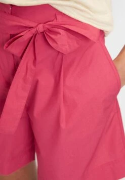 Marc O'Polo HIGH RISE PLEATS BELT - Shorts - Dahlia Pink 9 Marc O'Polo HIGH RISE PLEATS BELT - Shorts - Dahlia Pink -Mode Familie d77cbec4fcf546a5acf1bf6f5f597b02