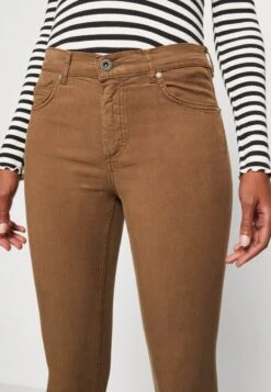 Marc O'Polo 5 POCKET HIGH WAIST SKINNY FIT REGULAR LENGTH - Stoffhose - Earthy Brown -Mode Familie d831be9fdcb943d78ee8da7d9e6e97c6