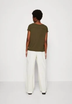 Marc O'Polo DENIM SHORT SLEEVE CHEST POCKET - T-Shirt Basic - Dakota Shadow 8 Marc O'Polo DENIM SHORT SLEEVE CHEST POCKET - T-Shirt Basic - Dakota Shadow -Mode Familie dab4eb1f7d9644e1a6c4b11da406a96c