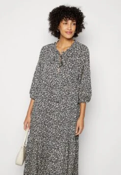 Marc O'Polo CAPSULE DRESS MAXI TIERED STYLE DETAILED NECKLINE SLEEVE - Maxikleid - Multi 9 Marc O'Polo CAPSULE DRESS MAXI TIERED STYLE DETAILED NECKLINE SLEEVE - Maxikleid - Multi -Mode Familie dcc3697a95dd466494d582a5e37b669d