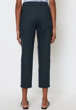 Marc O'Polo BARREL SHAPE MIT GUMMIZUG - Stoffhose - Deep Blue Sea 8 Marc O'Polo BARREL SHAPE MIT GUMMIZUG - Stoffhose - Deep Blue Sea -Mode Familie dcd07860dbeb46349b7032ea90d3e626