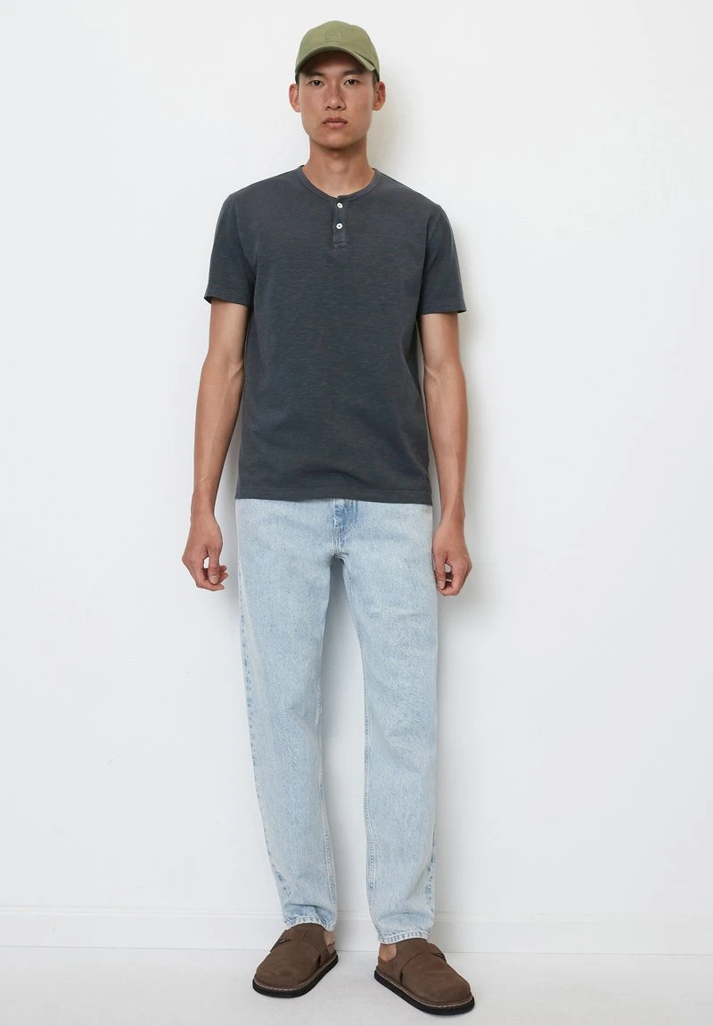 Marc O'Polo Henley Shaped In Softer Slub - T-Shirt Basic - Dark Navy 2 Marc O'Polo Henley Shaped In Softer Slub - T-Shirt Basic - Dark Navy – Bild 2