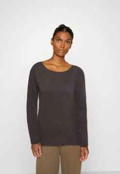 Marc O'Polo LONG SLEEVE BOAT NECK - Langarmshirt - Hickory Brown 11 Marc O'Polo LONG SLEEVE BOAT NECK - Langarmshirt - Hickory Brown -Mode Familie ddf6825c5dad4c6da193a05b7991819a 1