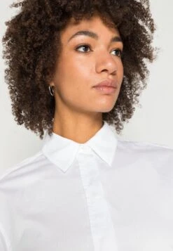 Marc O'Polo LONG SLEEVE KENT COLLAR CROPPED HIDDEN PLACKET - Hemdbluse - White -Mode Familie e4d448e2da7e4d69b78dcd3aa199f398