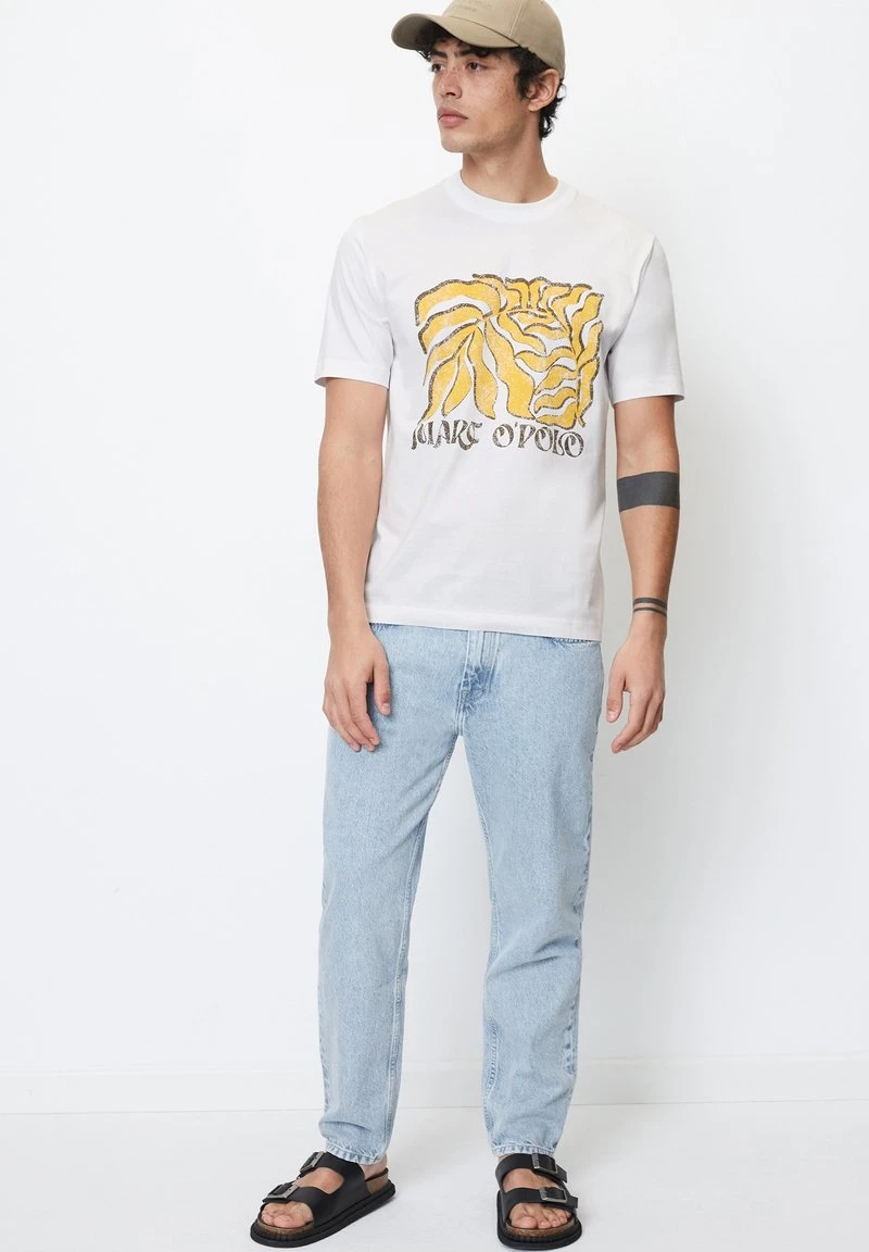 Marc O'Polo REGULAR MIT BRUST-PRIN - T-Shirt Print - White 2 Marc O'Polo REGULAR MIT BRUST-PRIN - T-Shirt Print - White – Bild 2