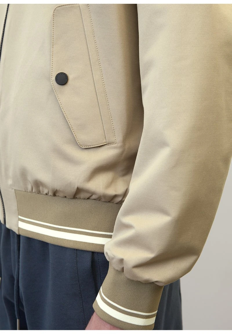 Marc O'Polo REGULAR MIT STEHKRAGEN - Bomberjacke - Soft Mocca 3 Marc O'Polo REGULAR MIT STEHKRAGEN - Bomberjacke - Soft Mocca – Bild 3