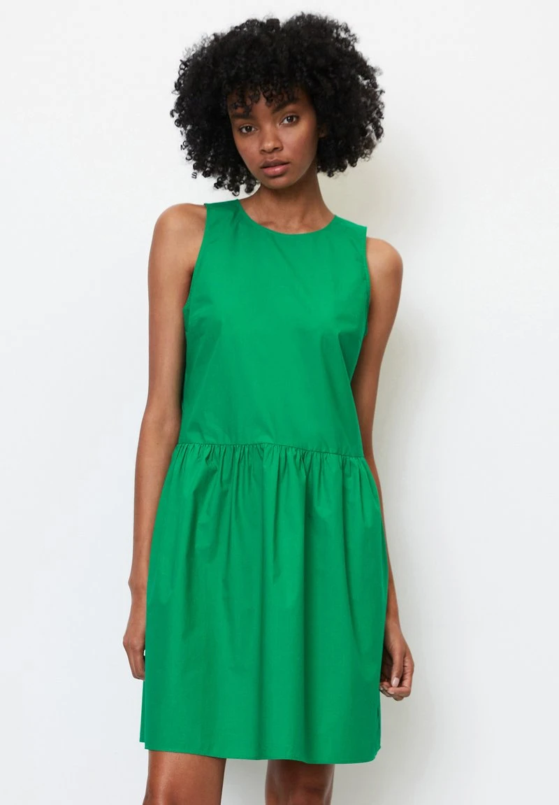 Marc O'Polo SLEEVELESS VOLUMINOUS FIT - Freizeitkleid - Vivid Green 1 Marc O'Polo SLEEVELESS VOLUMINOUS FIT - Freizeitkleid - Vivid Green