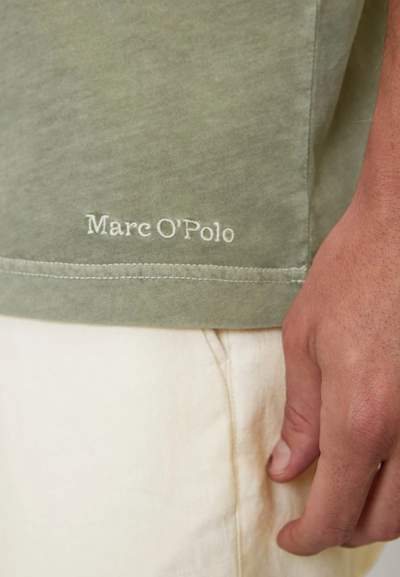 Marc O'Polo RUNDHALS REGULAR - T-Shirt Basic - Olive 5 Marc O'Polo RUNDHALS REGULAR - T-Shirt Basic - Olive – Bild 5