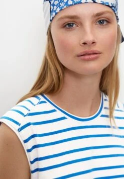 Marc O'Polo DENIM ÄRMELLOSES STREIFEN LOOSE - T-Shirt Print - Multi Mediterranean Blue 10 Marc O'Polo DENIM ÄRMELLOSES STREIFEN LOOSE - T-Shirt Print - Multi Mediterranean Blue -Mode Familie f0b9aae93a5d4dc8b291f8c943af03a0
