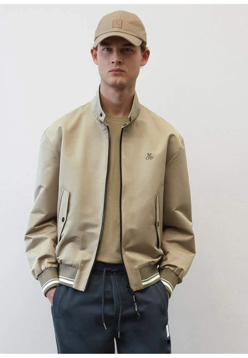 Marc O'Polo REGULAR MIT STEHKRAGEN - Bomberjacke - Soft Mocca 1 Marc O'Polo REGULAR MIT STEHKRAGEN - Bomberjacke - Soft Mocca