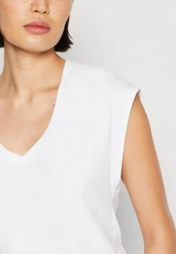 Marc O'Polo SHORT SLEEVE V NECK - T-Shirt Basic - White -Mode Familie f3aca8ac17214502895a1406218b6365