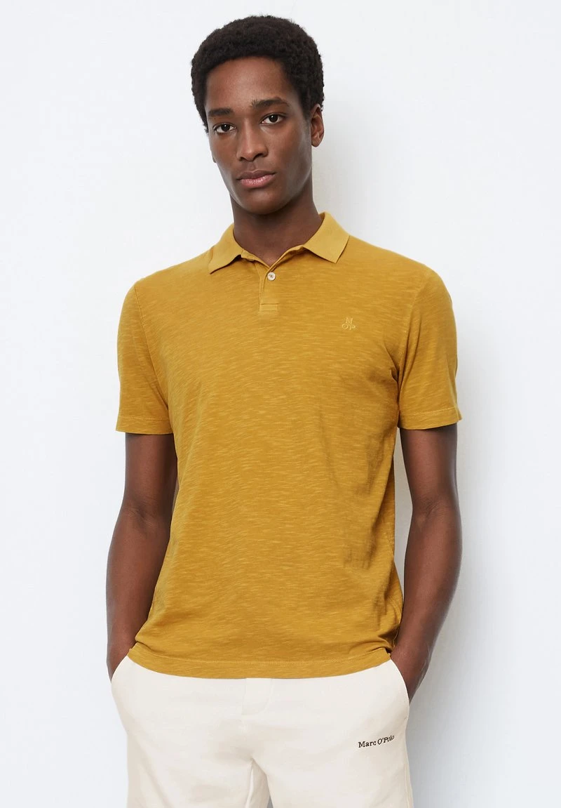 Marc O'Polo KURZARM-SHAPED IN SOFTER SLUB-QUALI - Poloshirt - Autumn Hay 1 Marc O'Polo KURZARM-SHAPED IN SOFTER SLUB-QUALI - Poloshirt - Autumn Hay