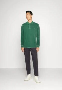Marc O'Polo LONG SLEEVE FLATLOCK DETAILS - Poloshirt - Kale -Mode Familie f7708670ea38470b9a789146369b97a2