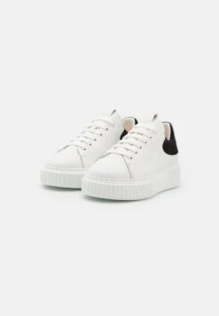 Marc O'Polo MOD SVEA - Sneaker Low - White/black -Mode Familie f913fb0ce2174ed9b7a09caf0b8a2c73