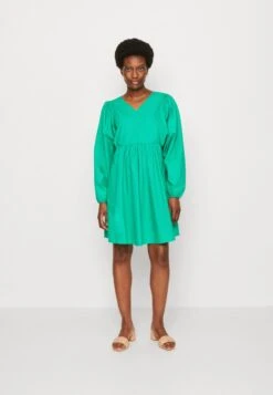 Marc O'Polo DRESS FEMININE STYLE SLEEVE VOLUME V NECK SHORT LENGTH - Freizeitkleid - Vivid Green