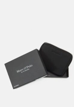 Marc O'Polo MOD. ELLIS - Geldbörse - Black 9 Marc O'Polo MOD. ELLIS - Geldbörse - Black -Mode Familie faafd9e8491340dd80edbab9092639e9