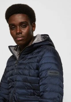 Marc O'Polo JACKET REGULAR FIT HOOD VISLON ZIPPER - Übergangsjacke - Total Eclipse 11 Marc O'Polo JACKET REGULAR FIT HOOD VISLON ZIPPER - Übergangsjacke - Total Eclipse -Mode Familie fadf276e41834e45846cd6062a60615c