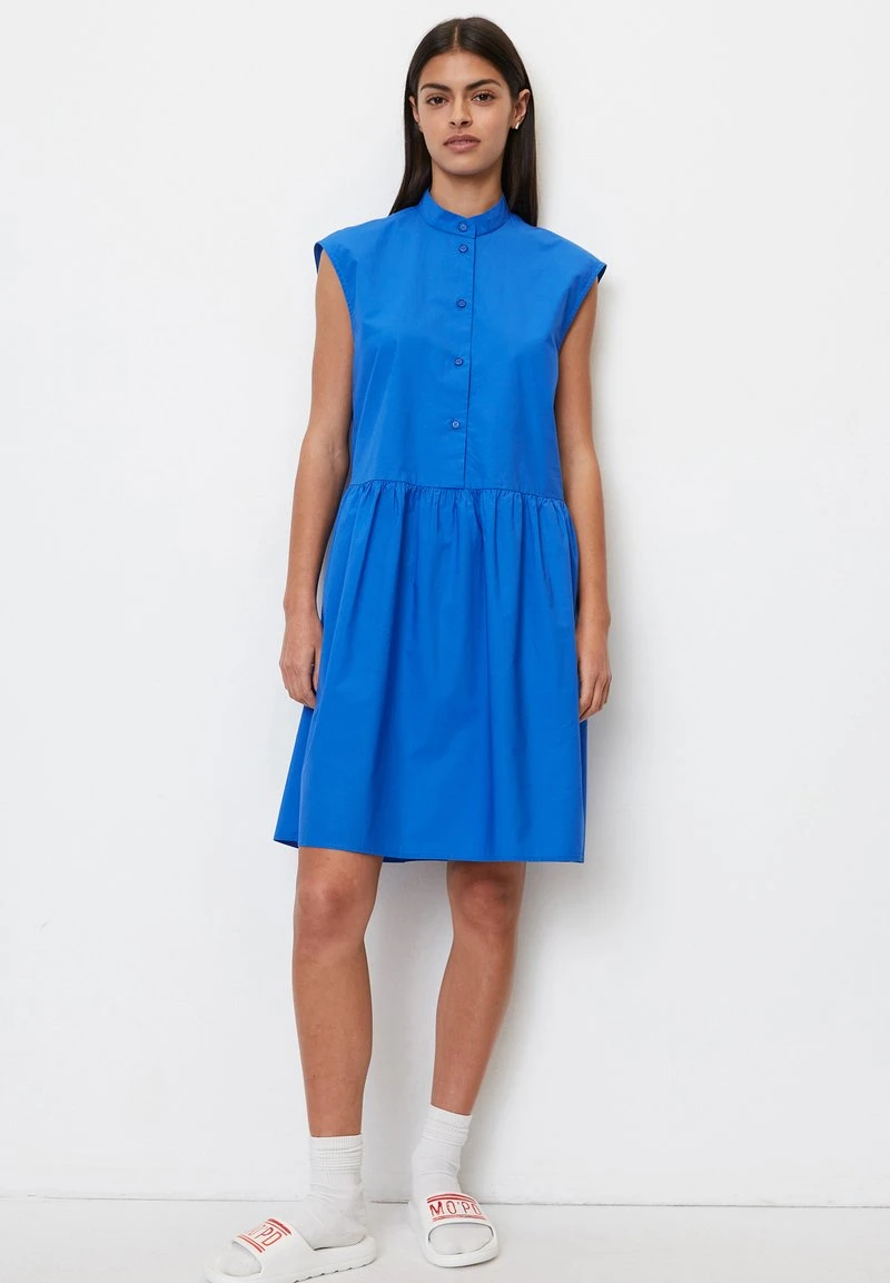 Marc O'Polo DENIM ÄRMELOSES VOLANT- AUS BIO - Blusenkleid - Mediterranean Blue 2 Marc O'Polo DENIM ÄRMELOSES VOLANT- AUS BIO - Blusenkleid - Mediterranean Blue – Bild 2